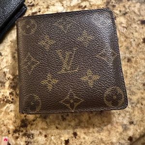Authentic Louis Vuitton men’s wallet